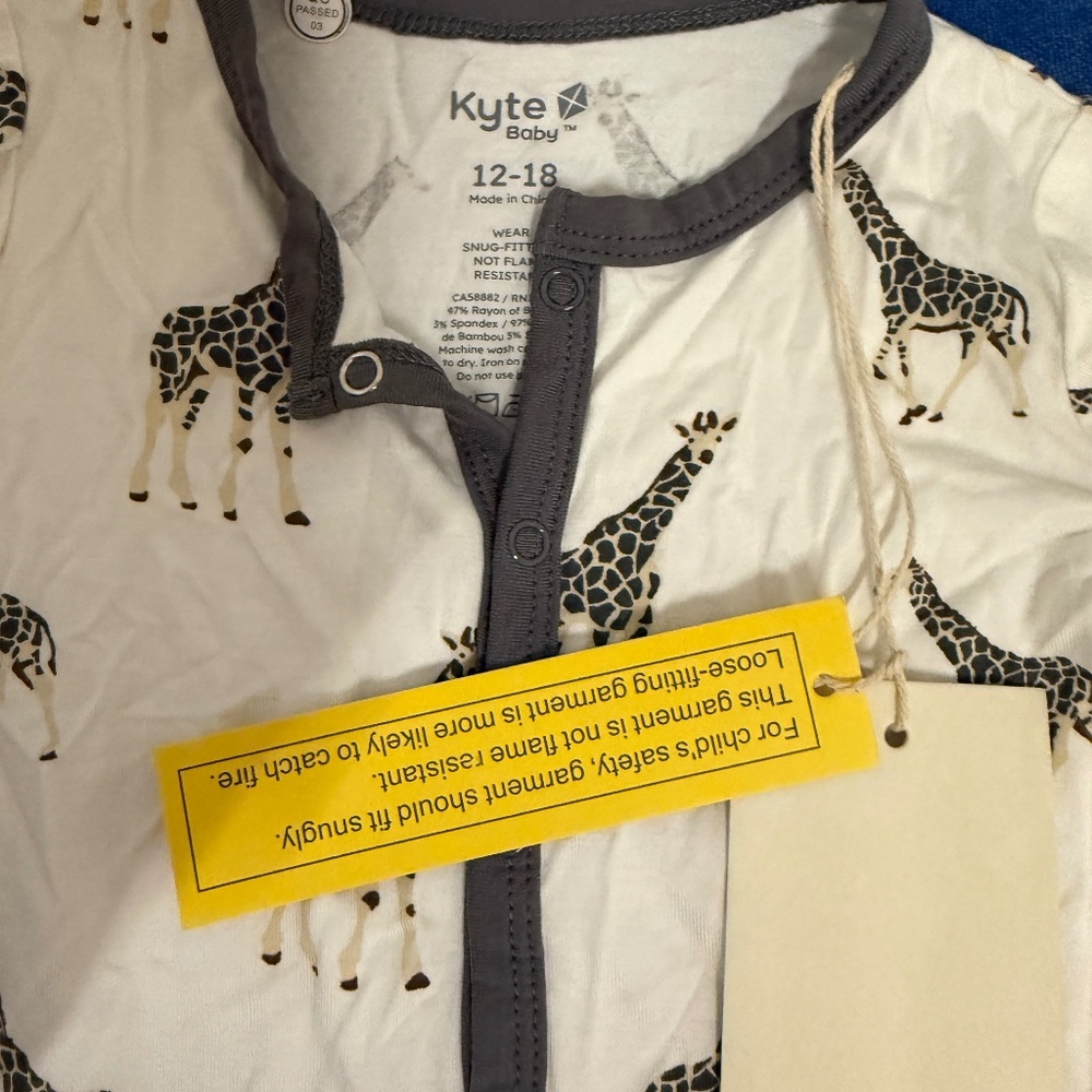 12-18 month Kyte baby bamboo onesie pajama giraffe romper